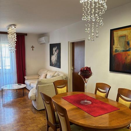 Appartamento Pantos Porec Esterno foto